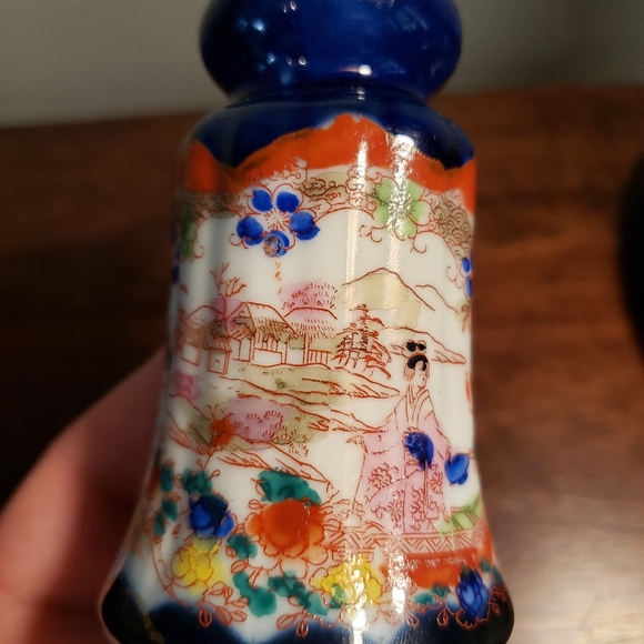 Vintage Handpainted Salt & Pepper Shaker Set - Picture 12 of 12